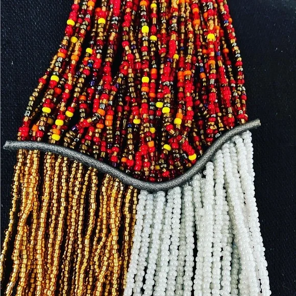 Hand beaded statement necklace. - Picture 4 of 6